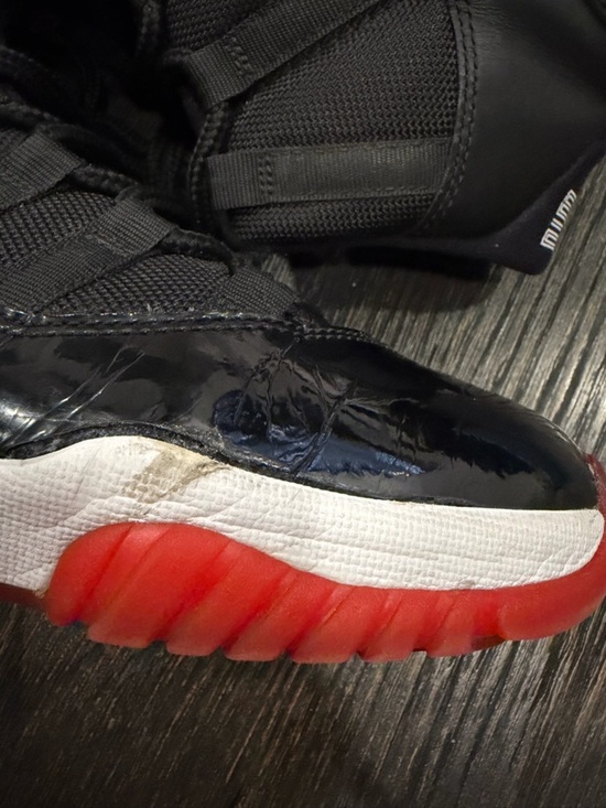 Air Jordan 11 Bred Playoff XI Sz 8.5 main image 4